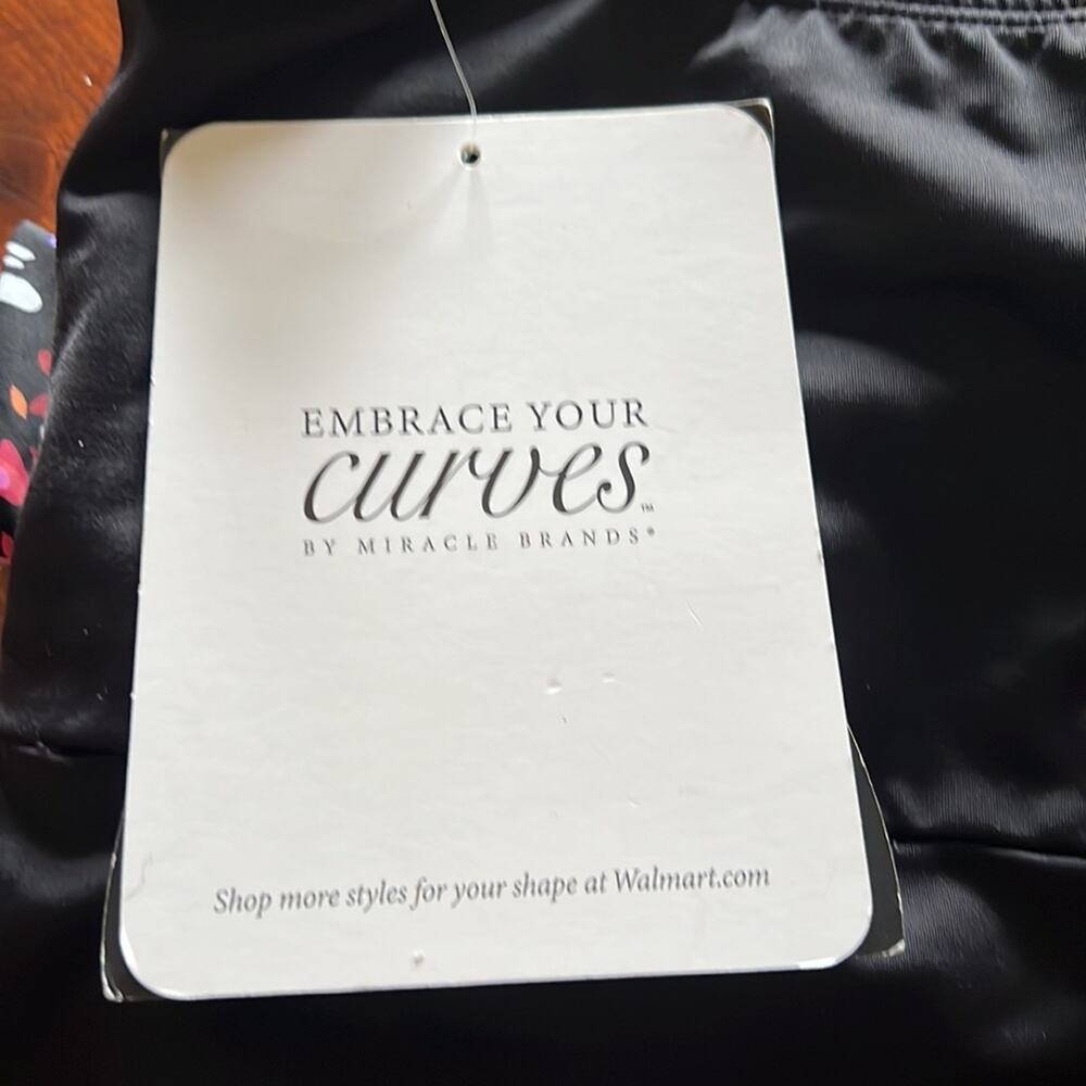 Embrace Your Curves Size S 4/6 Black One Piece Swimsuit with Print Overlay NWT - Picture 5 of 10